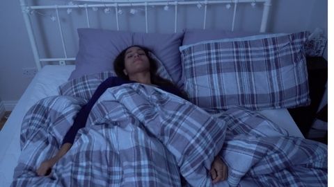Why can´t I I sleep? We analyze some of the reasons might have been stealing your sleep without realizing. We give you suggestions and natural ways to combat them!